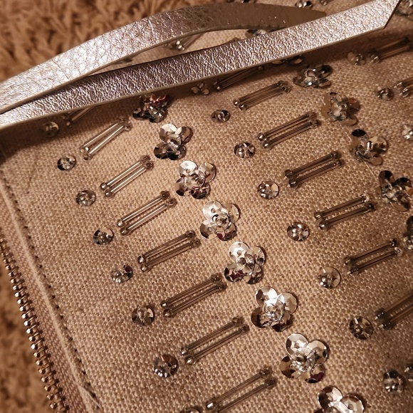 Vineyard Vines Beige Clutch Or Make Up Bag with Silver And Rhinestone Accents - Picture 5 of 6